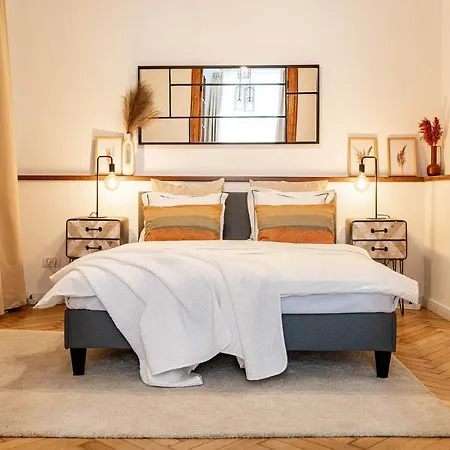 The- Point- 3br Bright Cloud Apartment