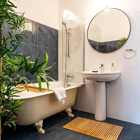 The- Point- 3br Bright Cloud Apartment Bucharest