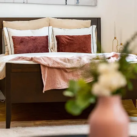 The- Point- 3br Bright Cloud *