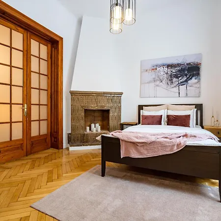 The- Point- 3br Bright Cloud Apartment