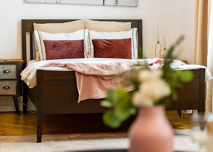 The- Point- 3br Bright Cloud *