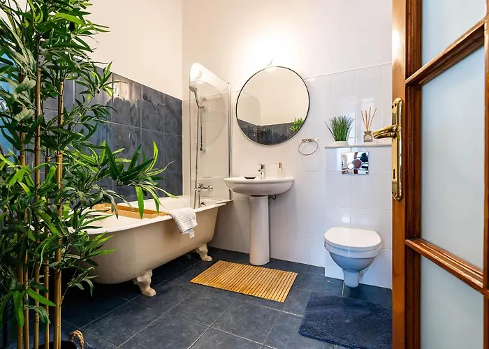 The- Point- 3br Bright Cloud Apartman