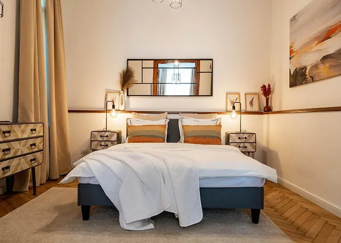 The- Point- 3br Bright Cloud *